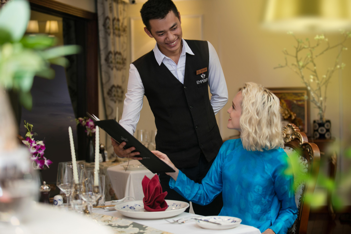 Ðề xuất ưu tiên tiêm vắc-xin sớm cho lao động ngành du lịch. Ảnh: KỲ SƠN Ðề xuất ưu tiên tiêm vắc-xin sớm cho lao động ngành du lịch. Ảnh: KỲ SƠN