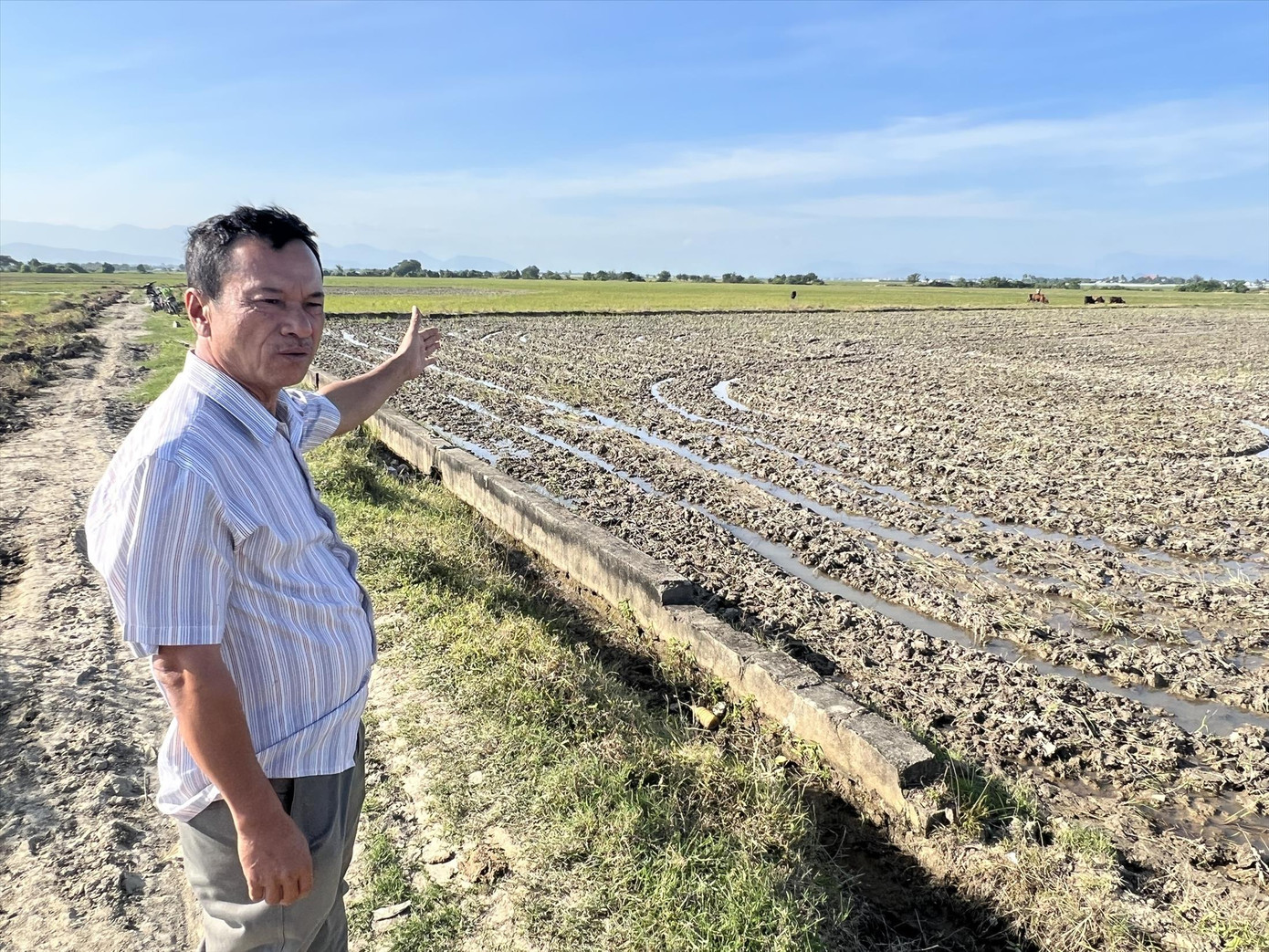 Cánh đồng đất sét kỳ lạ Paley Hamu Trok. Ảnh: CÔNG HOAN