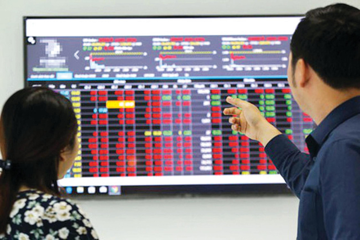 Vốn hóa HoSE bốc hơi 20 tỷ USD sau chưa đầy 10 phiên giao dịch. Ảnh minh hoạ