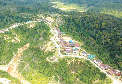 Một khu dân cư ở xã Đăk Tăng nằm trên ngọn đồi