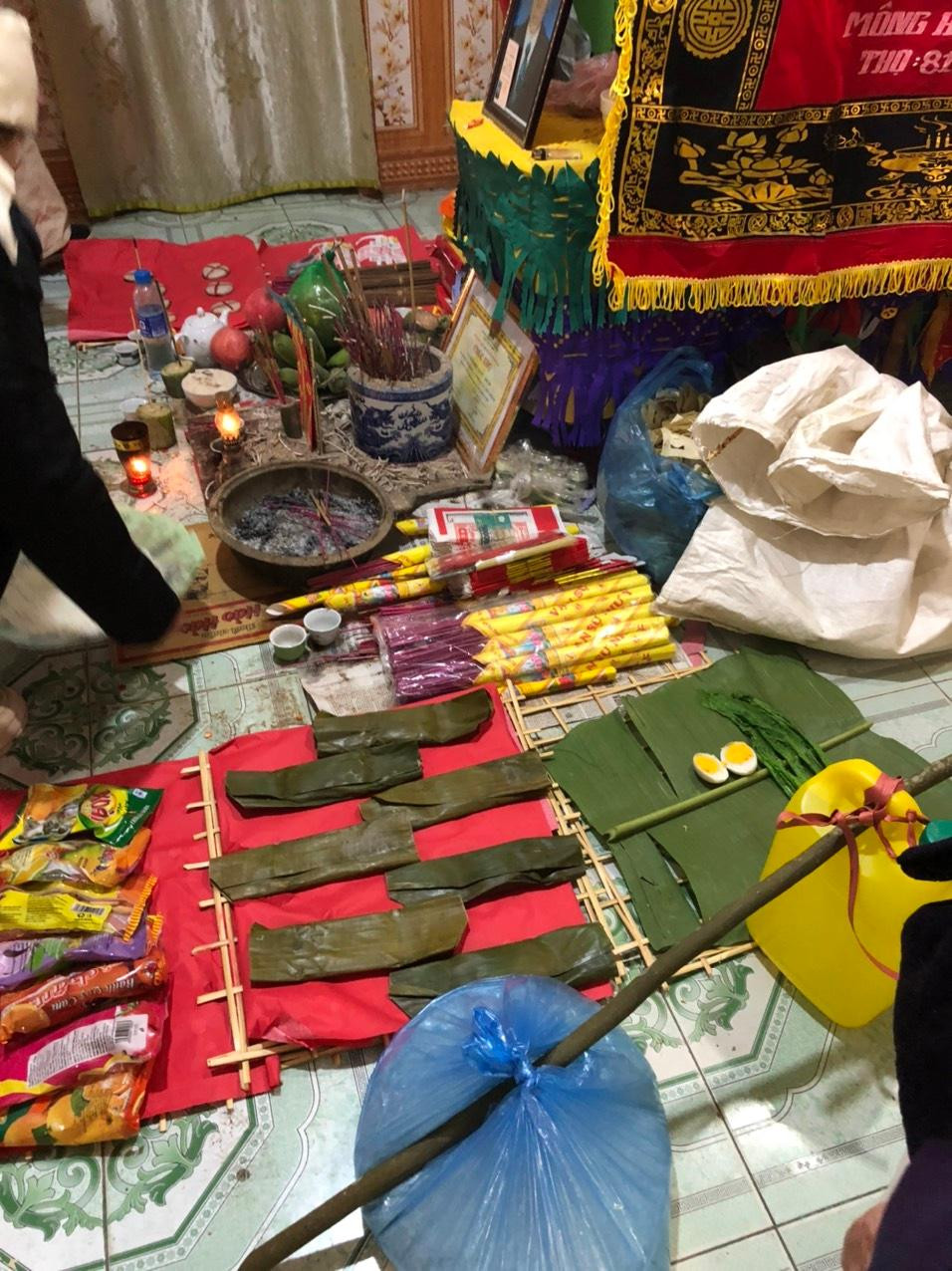 Một số đồ lễ trong đám tang của người Tày ở Bảo Lạc, Cao Bằng. Ảnh: Đ.N