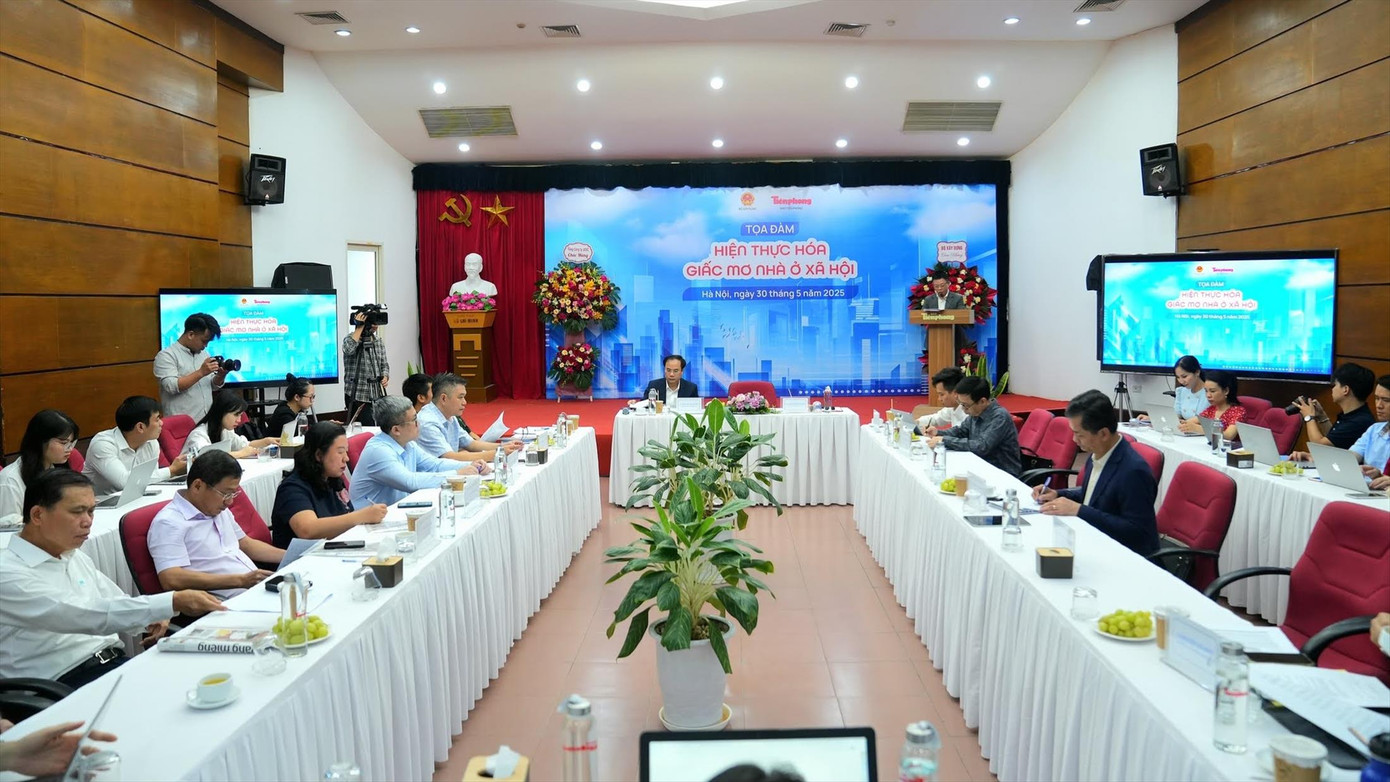 Tọa đàm: “Hiện thực hóa giấc mơ nhà ở xã hội”. Ảnh: Mạnh Thắng