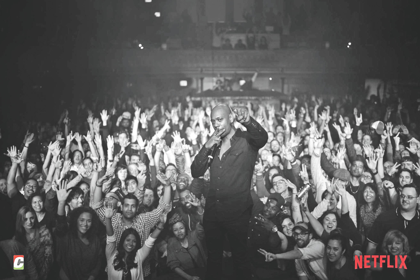 Dave Chappelle trong một show Netflix Dave Chappelle trong một show Netflix