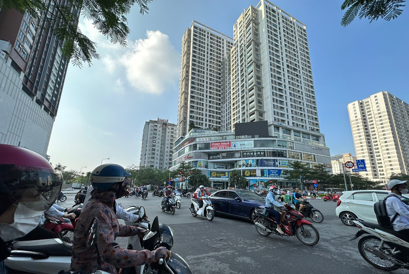 Giá nhà vẫn còn cao và khó giảm, dù thị trường có vẻ đã chạm đáy. Ảnh: Như Ý Giá nhà vẫn còn cao và khó giảm, dù thị trường có vẻ đã chạm đáy. Ảnh: Như Ý