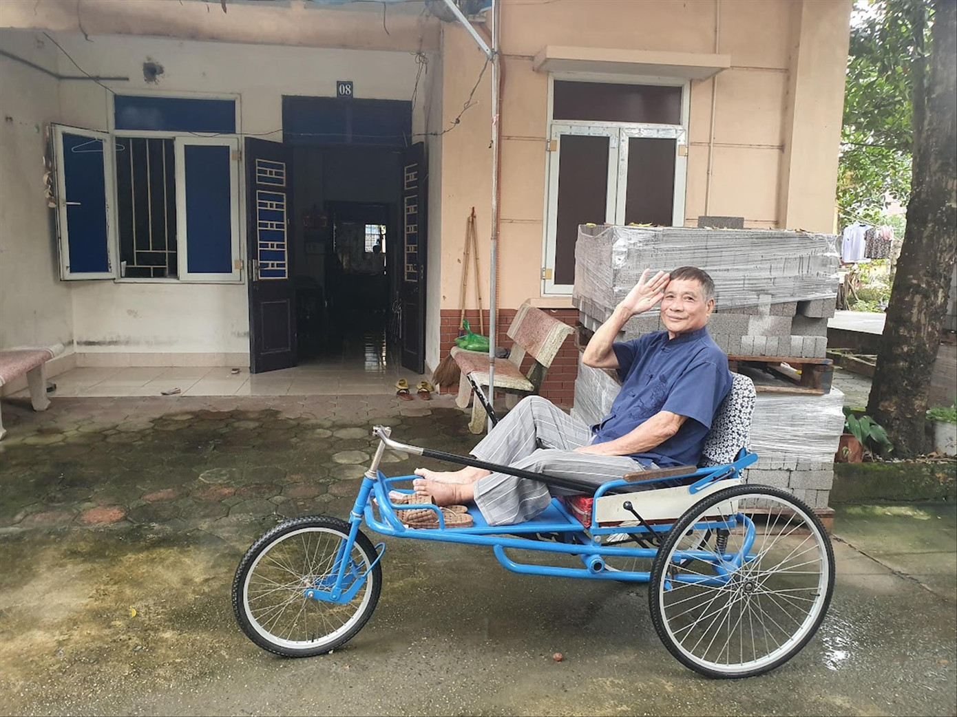 Thương binh Thắng tại Trung tâm thương binh Thuận Thành