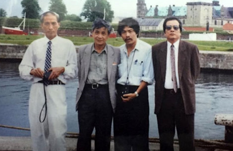 Một bức ảnh hiếm hoi. Từ trái qua phải: Phạm Tiến Duật, Ngô Văn Phú, Bảo Ninh và Hữu Thỉnh.