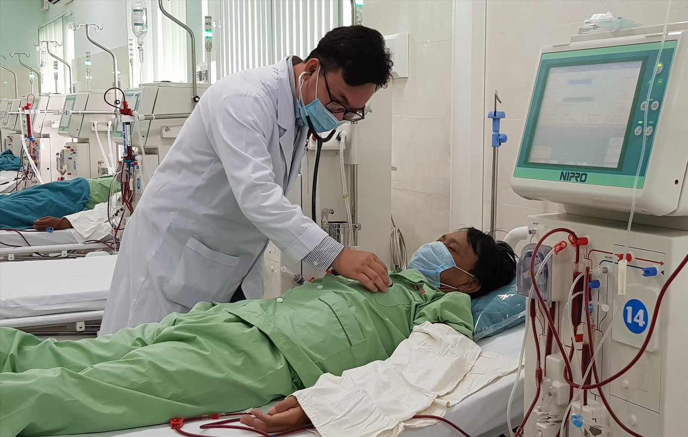 Cơ chế tiền lương bất hợp lý đối với lĩnh vực y tế khiến nhiều nhân viên y tế nghỉ việc Cơ chế tiền lương bất hợp lý đối với lĩnh vực y tế khiến nhiều nhân viên y tế nghỉ việc