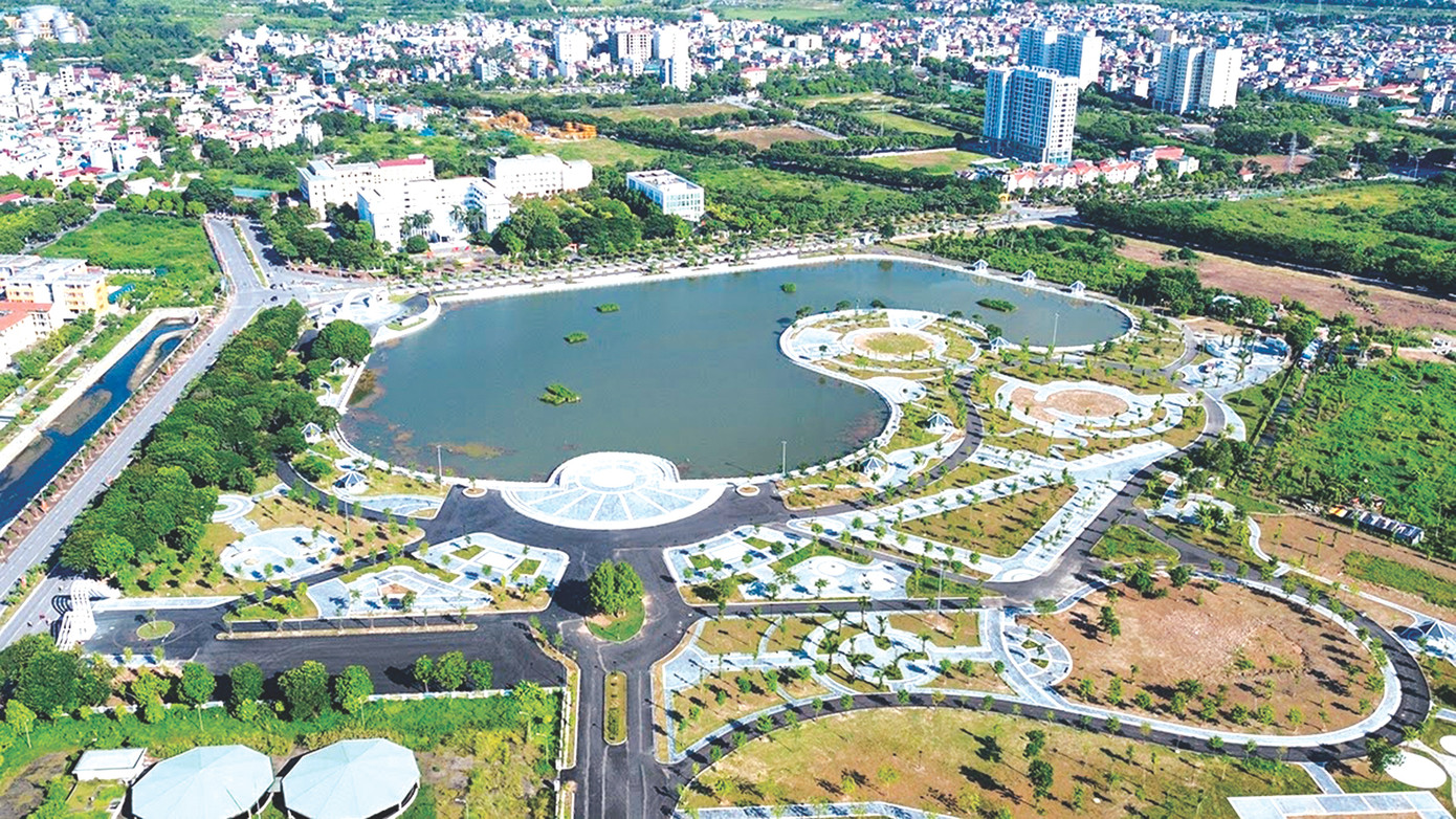 Quận Long Biên đã tổ chức gắn biển và đưa vào sử dụng 3 công viên quy mô lớn, là điểm đến hấp dẫn với người dân và du khách trong dịp lễ kỷ niệm 20 năm ngày thành lập. Ảnh: Hoàng Mạnh Thắng