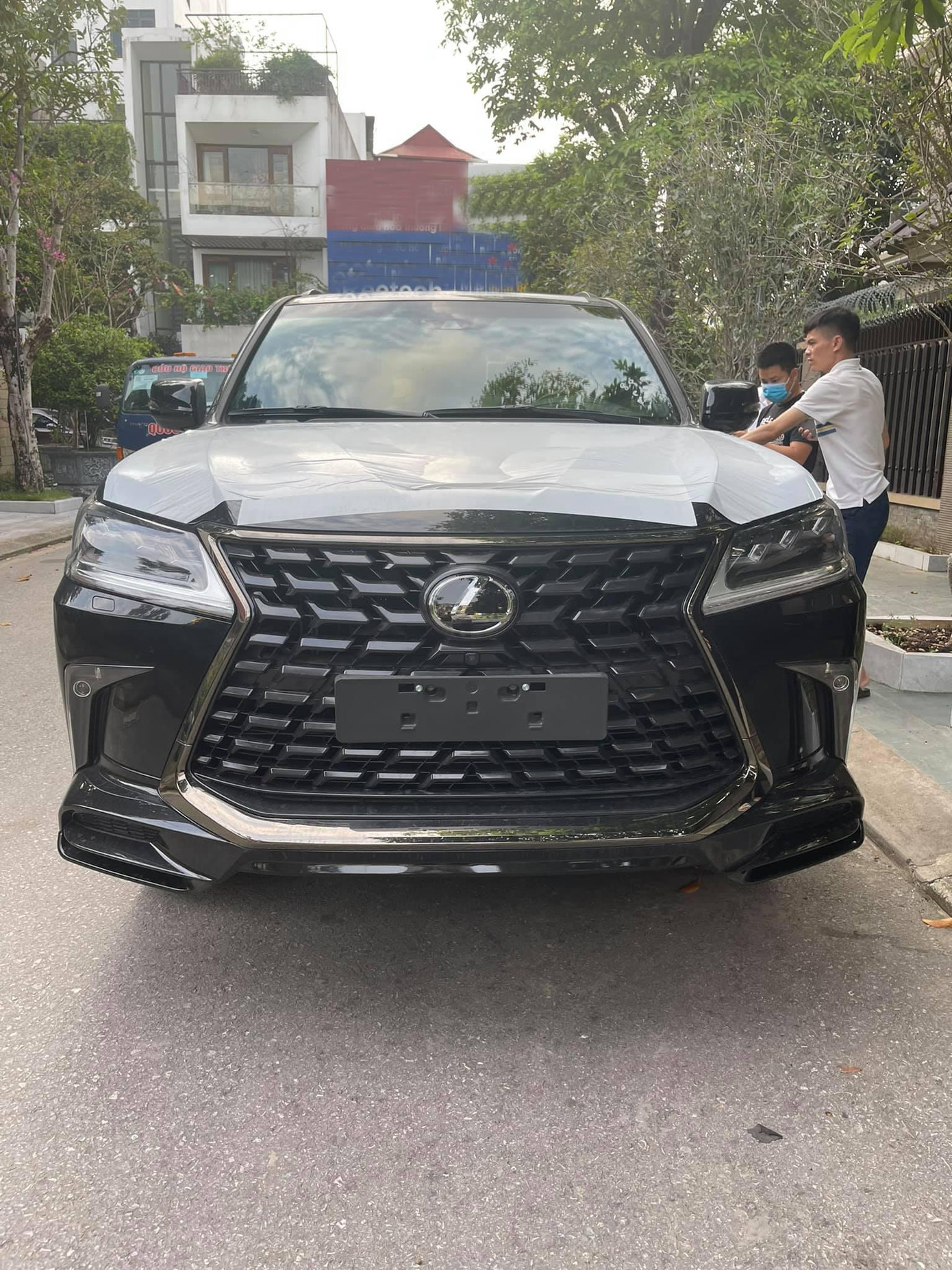 Siêu xe biếu tặng được giao dịch thường xuyên, nhưng cơ quan thuế dường như không hay biết Siêu xe biếu tặng được giao dịch thường xuyên, nhưng cơ quan thuế dường như không hay biết