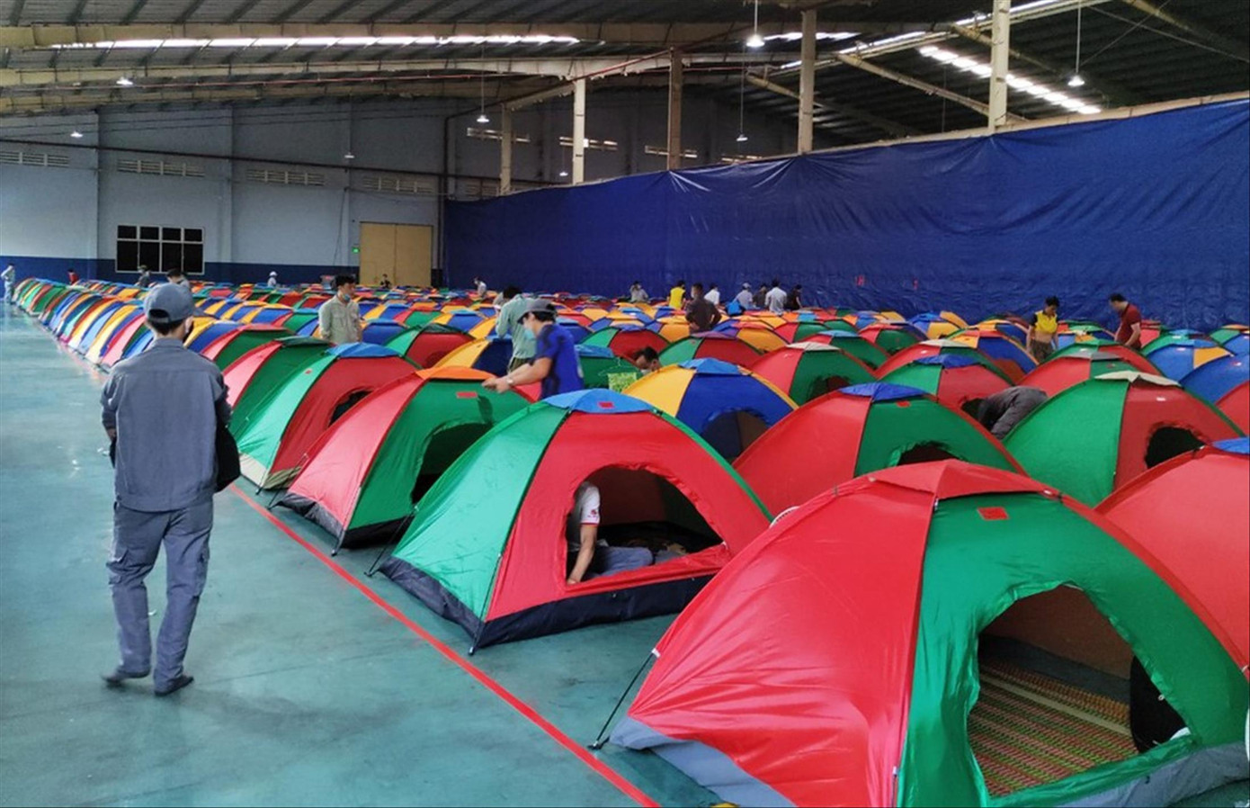 Lều trại cho công nhân tại Xí nghiệp Lốp Radial Lều trại cho công nhân tại Xí nghiệp Lốp Radial