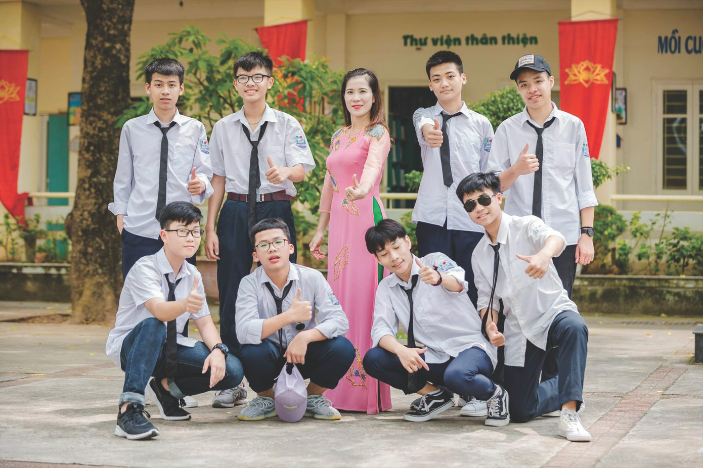 Cô Phạm Thanh Dung, Trường THCS Phúc Lợi, quận Long Biên (Hà Nội) được Sở GS&amp;ĐT tặng giấy khen Nhà giáo tâm huyết sáng tạo.