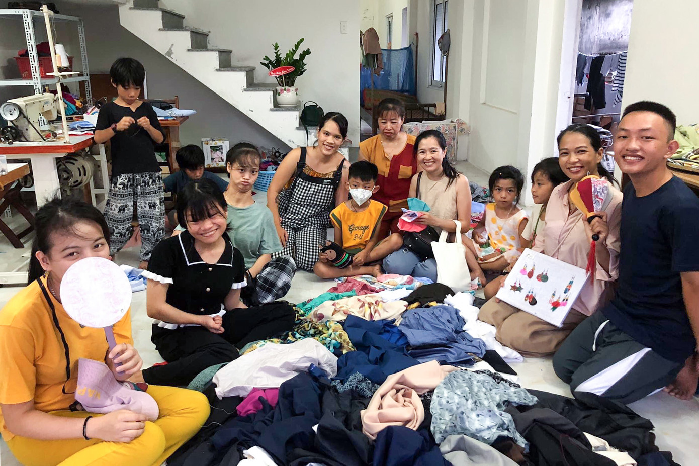 Cửa tiệm hạnh phúc tổ chức rất nhiều workshop tái chế để lan tỏa tình yêu môi trường đến các bạn nhỏ Cửa tiệm hạnh phúc tổ chức rất nhiều workshop tái chế để lan tỏa tình yêu môi trường đến các bạn nhỏ