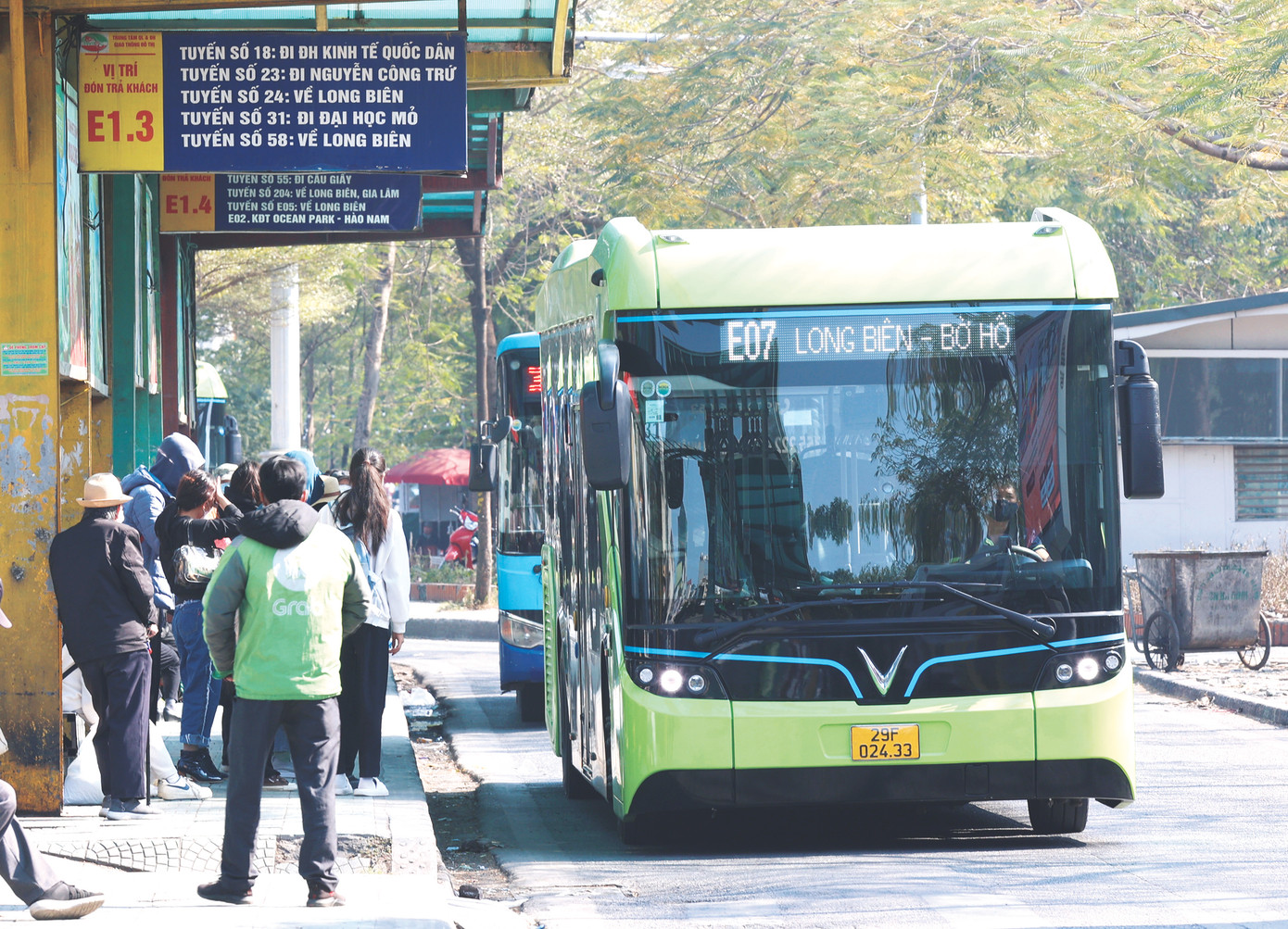 “Chuyển đổi số” đang giúp xe buýt Hà Nội chuyển đổi xanh và giảm ùn tắc