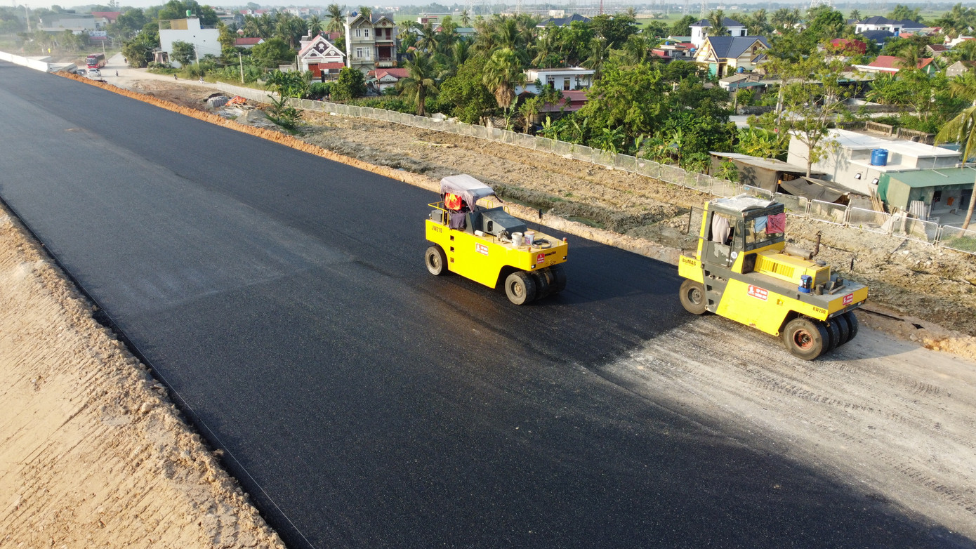 Phương án giải quyết thiếu đất đắp và thảm nhựa thêm phụ gia SBS để chống hằn lún vệt bánh xe tại dự án CT Mai Sơn - QL45 đang được áp dụng cho các dự án cao tốc Bắc Nam thi công về sau