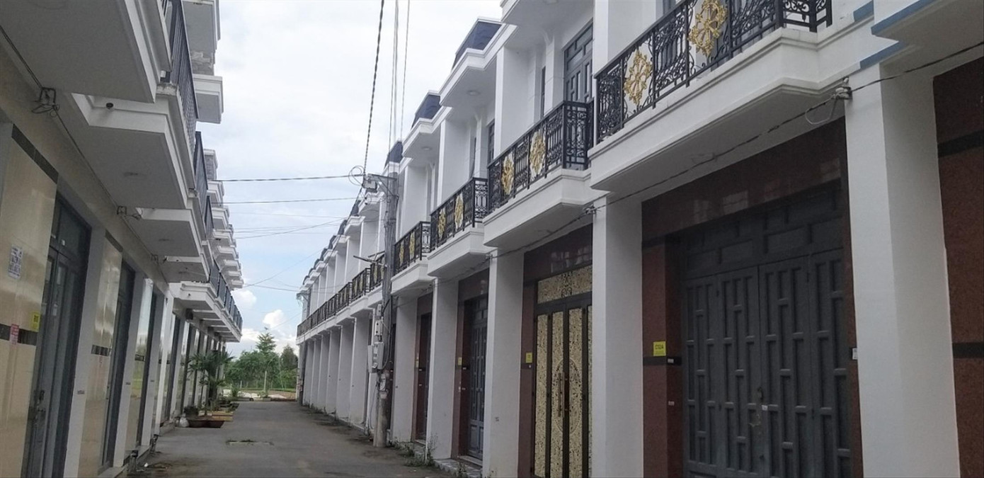 Hai dãy nhà xây không đúng theo mật độ xây dựng đã được phê duyệt Hai dãy nhà xây không đúng theo mật độ xây dựng đã được phê duyệt