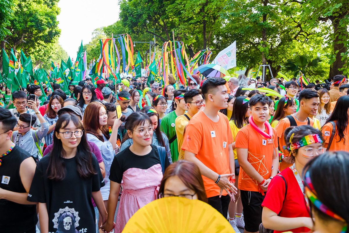 Giới trẻ xuống đường ủng hộ cộng đồng LGBT