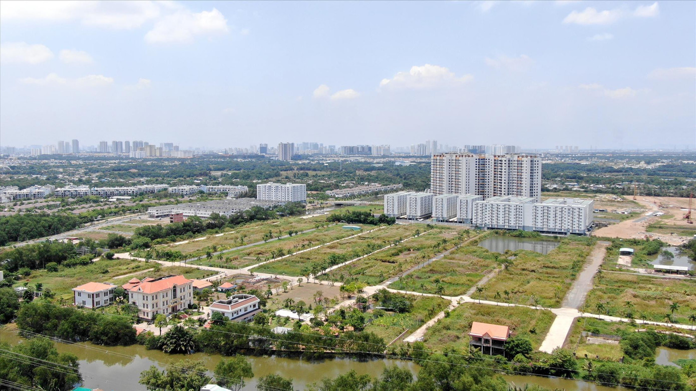 Bình Chánh có lộ trình lên quận trước năm 2025 và đạt 6/6 chỉ tiêu về phát triển kinh tế xã hội nhưng tốc độ đô thị hóa không đều