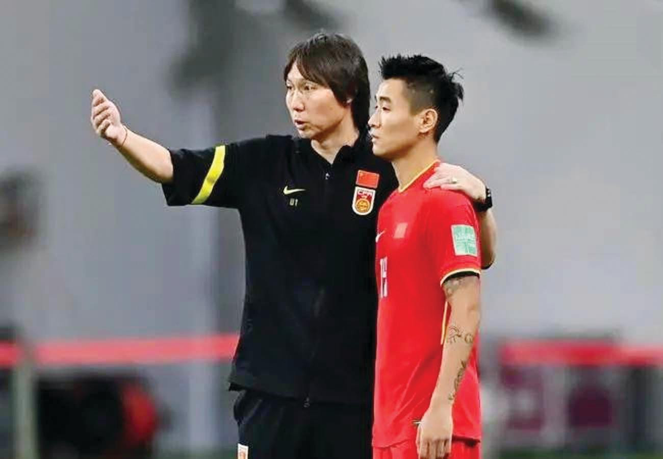 Lý Thiết và cựu thủ môn Trương Lộ, hai người đang bị bắt giữ điều tra