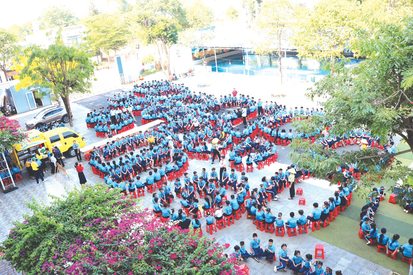 Học sinh tham gia Ngày hội đọc sách tại trường