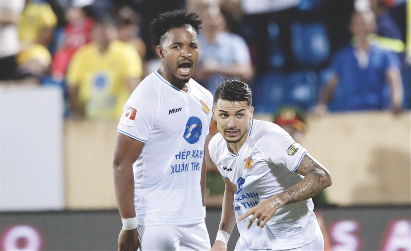 Nguyễn Xuân Son có thể tham dự ASEAN Cup 2024 nếu được xác định đủ điều kiện thi đấu cho đội tuyển Việt Nam. Ảnh: Thỏa Văn Nguyễn Xuân Son có thể tham dự ASEAN Cup 2024 nếu được xác định đủ điều kiện thi đấu cho đội tuyển Việt Nam. Ảnh: Thỏa Văn