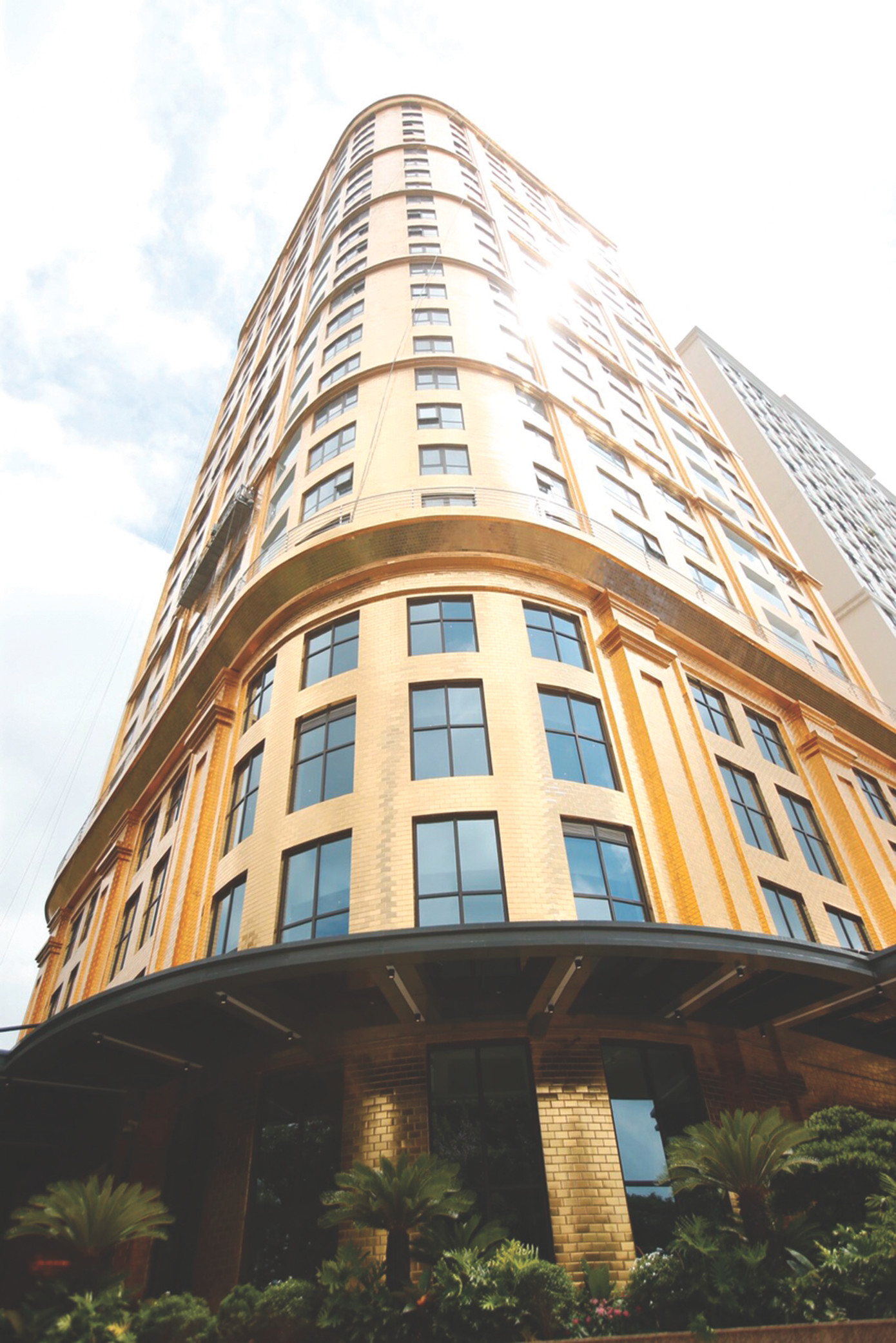 Khách sạn dát vàng nổi tiếng tại B7 Giảng Võ, Hà Nội