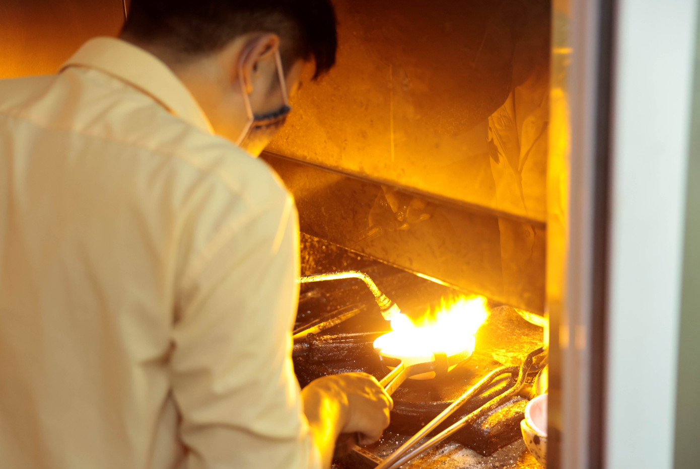 Sẽ mở cửa sản xuất, kinh doanh vàng miếng, vàng trang sức cho các doanh nghiệp tham gia. Ảnh: Như Ý Sẽ mở cửa sản xuất, kinh doanh vàng miếng, vàng trang sức cho các doanh nghiệp tham gia. Ảnh: Như Ý