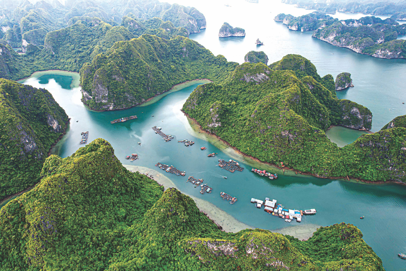 Vịnh Hạ Long một trong 10 Di sản UNESCO ấn tượng nhất châu Á Ảnh: Hoàng Dương Vịnh Hạ Long một trong 10 Di sản UNESCO ấn tượng nhất châu Á Ảnh: Hoàng Dương
