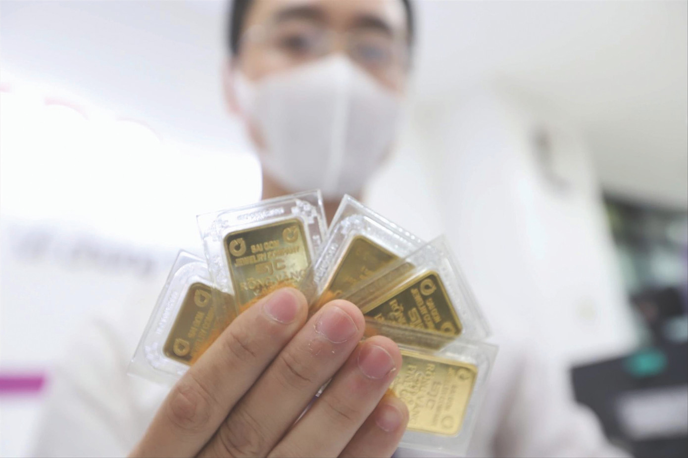 Giá vàng miếng SJC vẫn ở mức 87,5 triệu đồng/lượng. Ảnh: Như Ý Giá vàng miếng SJC vẫn ở mức 87,5 triệu đồng/lượng. Ảnh: Như Ý