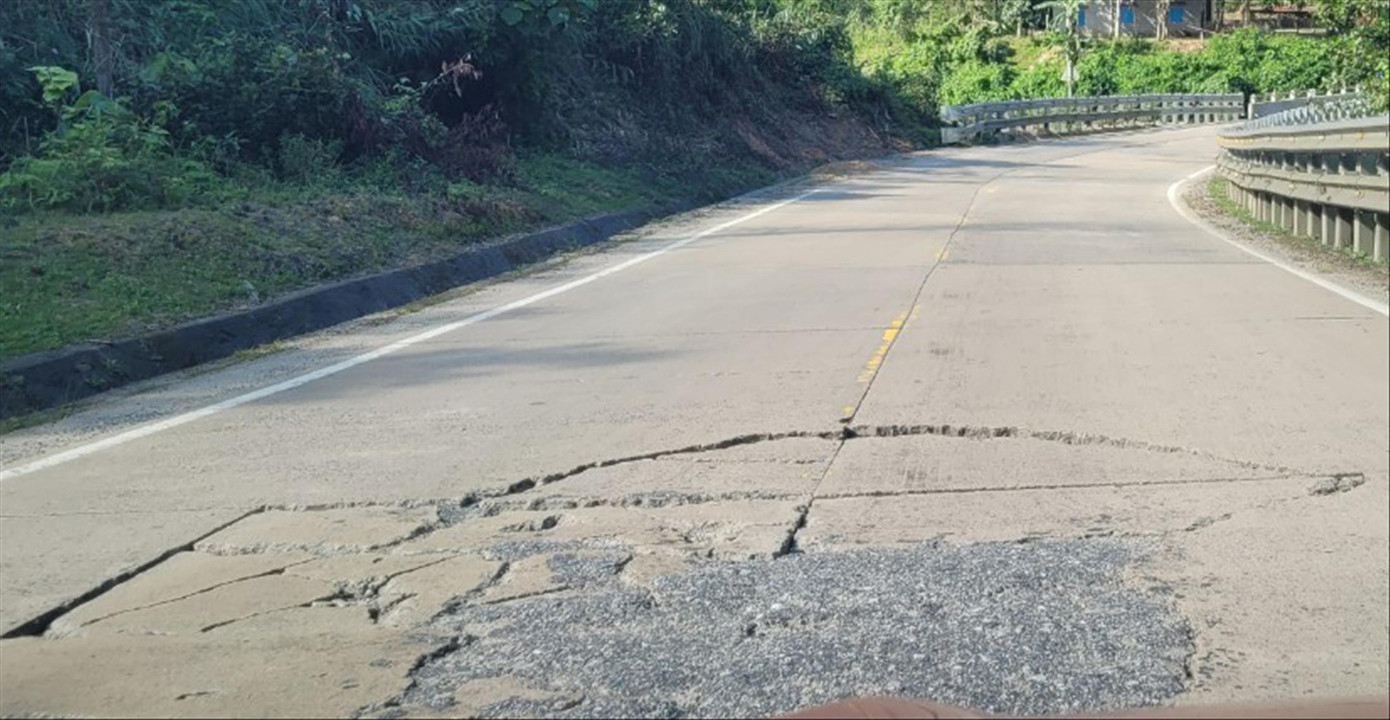 Ðường đèo Lò Xo hư hỏng nặng