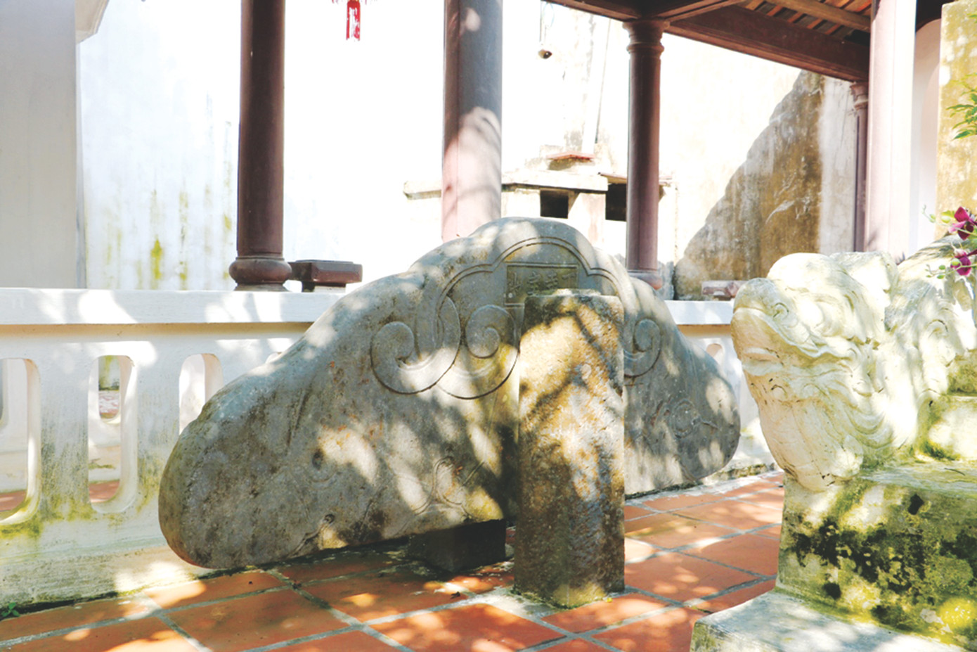 Chiếc khánh đá huyền thoại.