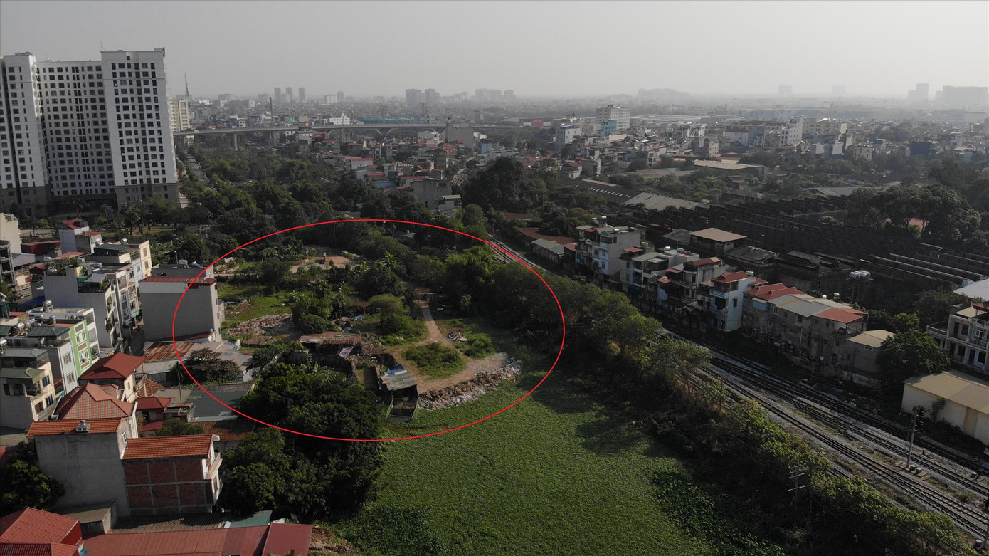 Phần lớn diện tích hồ Ga Gia Lâm đã bị lấp Phần lớn diện tích hồ Ga Gia Lâm đã bị lấp