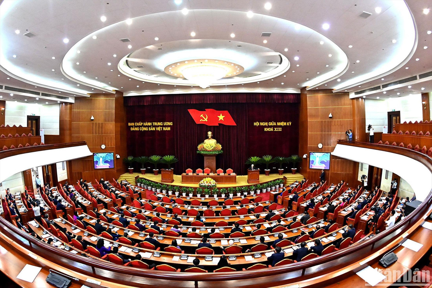 Toàn cảnh Hội nghị Ban Chấp hành Trung ương giữa nhiệm kỳ khóa XIII, diễn ra vào tháng 5/2023.