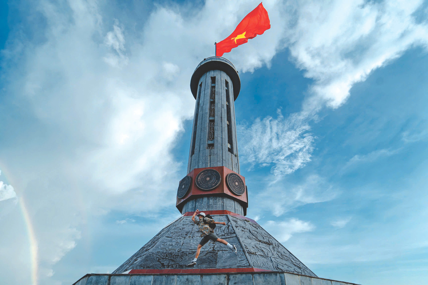 Cột cờ Lũng Cú