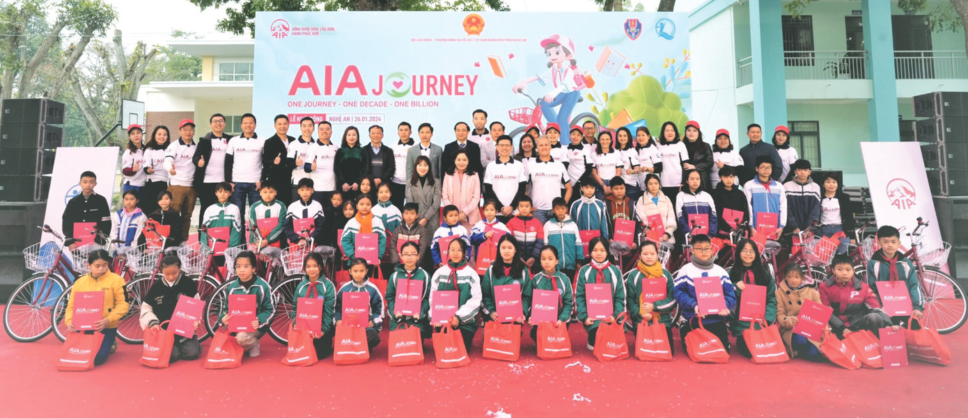 Đại diện AIA Việt Nam cho biết, với sự phản hồi hết sức tốt đẹp của chính quyền và nhân dân các địa phương là động lực rất lớn để Hành trình Cuộc sống tiếp tục được tổ chức trong những năm tới Đại diện AIA Việt Nam cho biết, với sự phản hồi hết sức tốt đẹp của chính quyền và nhân dân các địa phương là động lực rất lớn để Hành trình Cuộc sống tiếp tục được tổ chức trong những năm tới