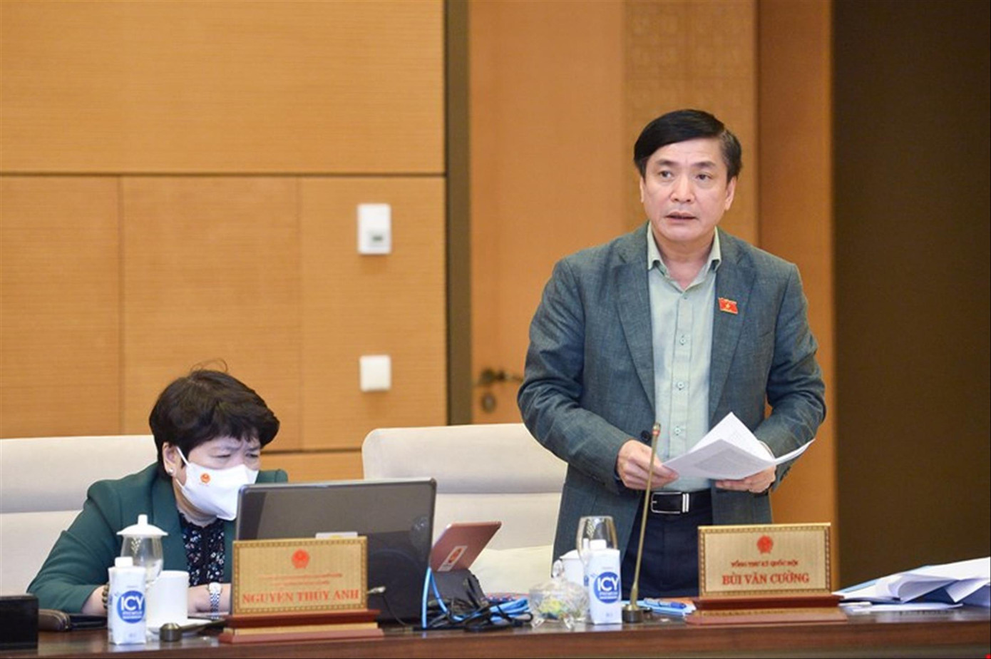 Tổng Thư ký Quốc hội Bùi Văn Cường phát biểu tại phiên họp Tổng Thư ký Quốc hội Bùi Văn Cường phát biểu tại phiên họp