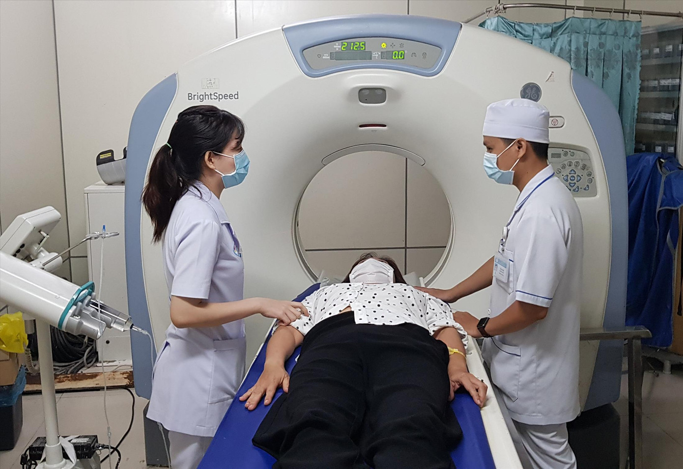 Bất cập trong đấu thầu, mua sắm trang thiết bị thời gian qua đang ảnh hưởng trực tiếp đến quyền lợi của người bệnh. Ảnh: Vân Sơn Bất cập trong đấu thầu, mua sắm trang thiết bị thời gian qua đang ảnh hưởng trực tiếp đến quyền lợi của người bệnh. Ảnh: Vân Sơn