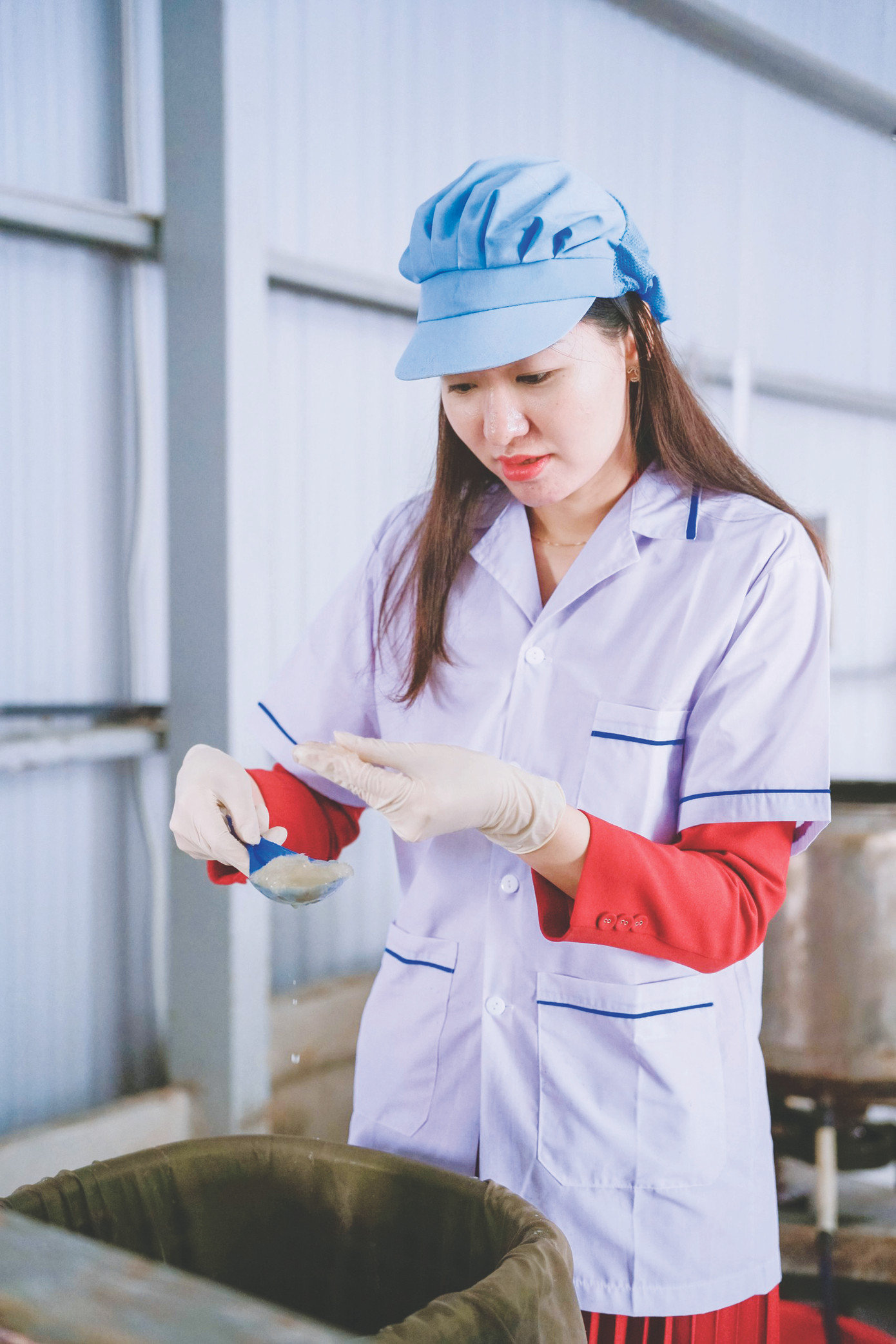 Chị Trần Thị Hồng Thắm, nhà sáng lập muối Nanosalt Chị Trần Thị Hồng Thắm, nhà sáng lập muối Nanosalt