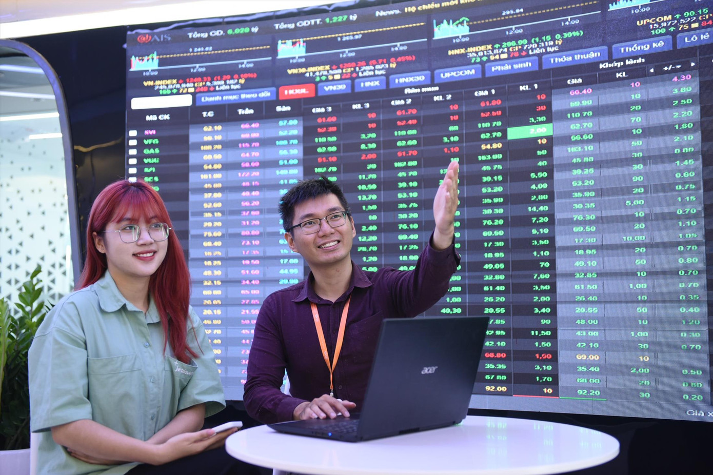 Chứng khoán hút dòng tiền, với đều đặn những phiên tỷ USD. Ảnh: Như Ý.