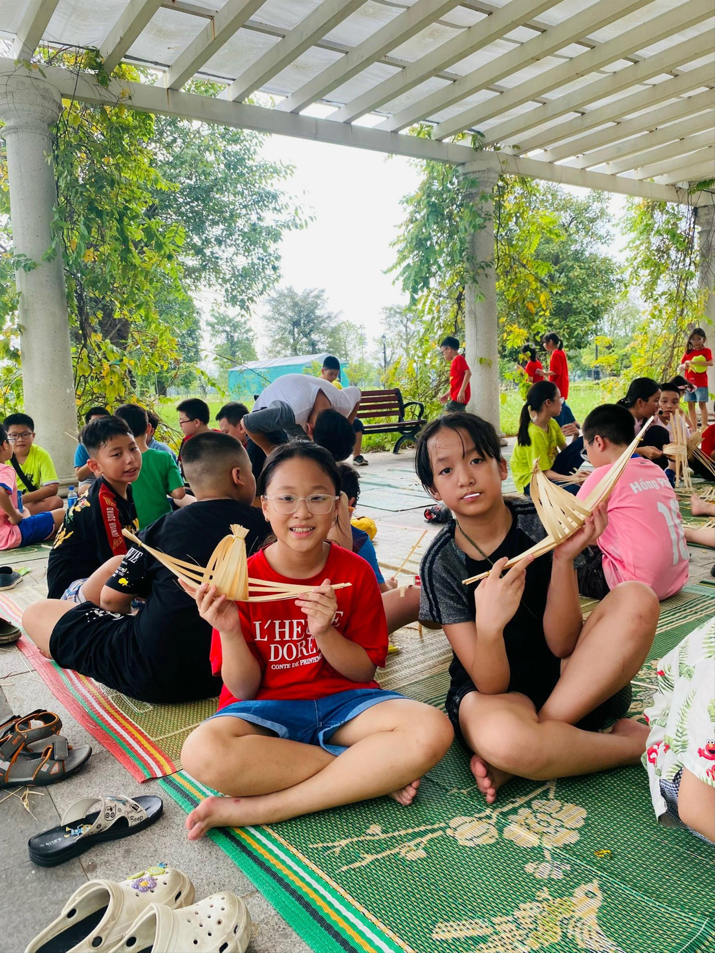 Ngoài học tập, học sinh, phụ huynh mong muốn trường học có nhiều hoạt động trải nghiệm, rèn kỹ năng sống Ngoài học tập, học sinh, phụ huynh mong muốn trường học có nhiều hoạt động trải nghiệm, rèn kỹ năng sống