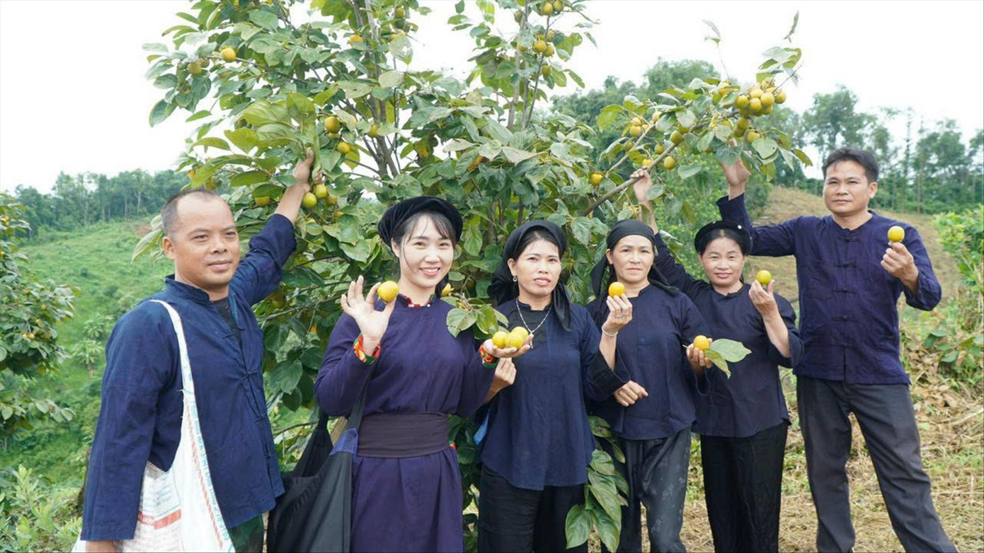 Người nông dân xứ Lạng tự hào với đặc sản quê mình. Ảnh: Duy Chiến