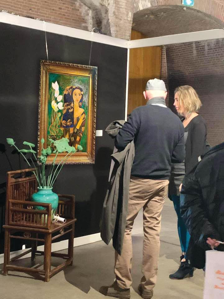 Tranh sơn mài của họa sĩ Công Quốc Hà giới thiệu tại Europartfair