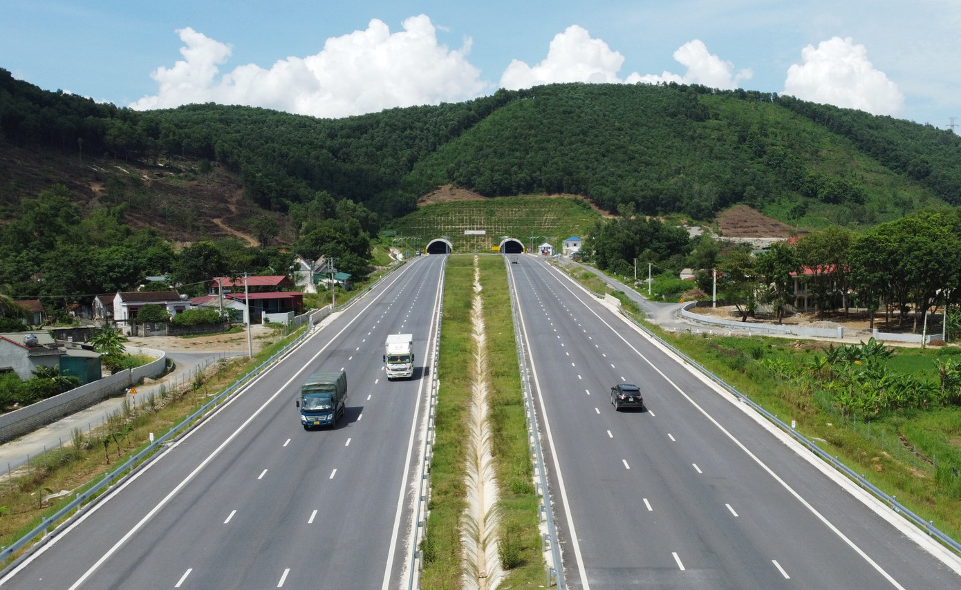 Cao tốc Mai Sơn - QL45 đoạn đi hầm qua núi Thung Thi (Hà Trung, Thanh Hóa), sau khi thông xe đã phát huy hiệu quả đầu tư