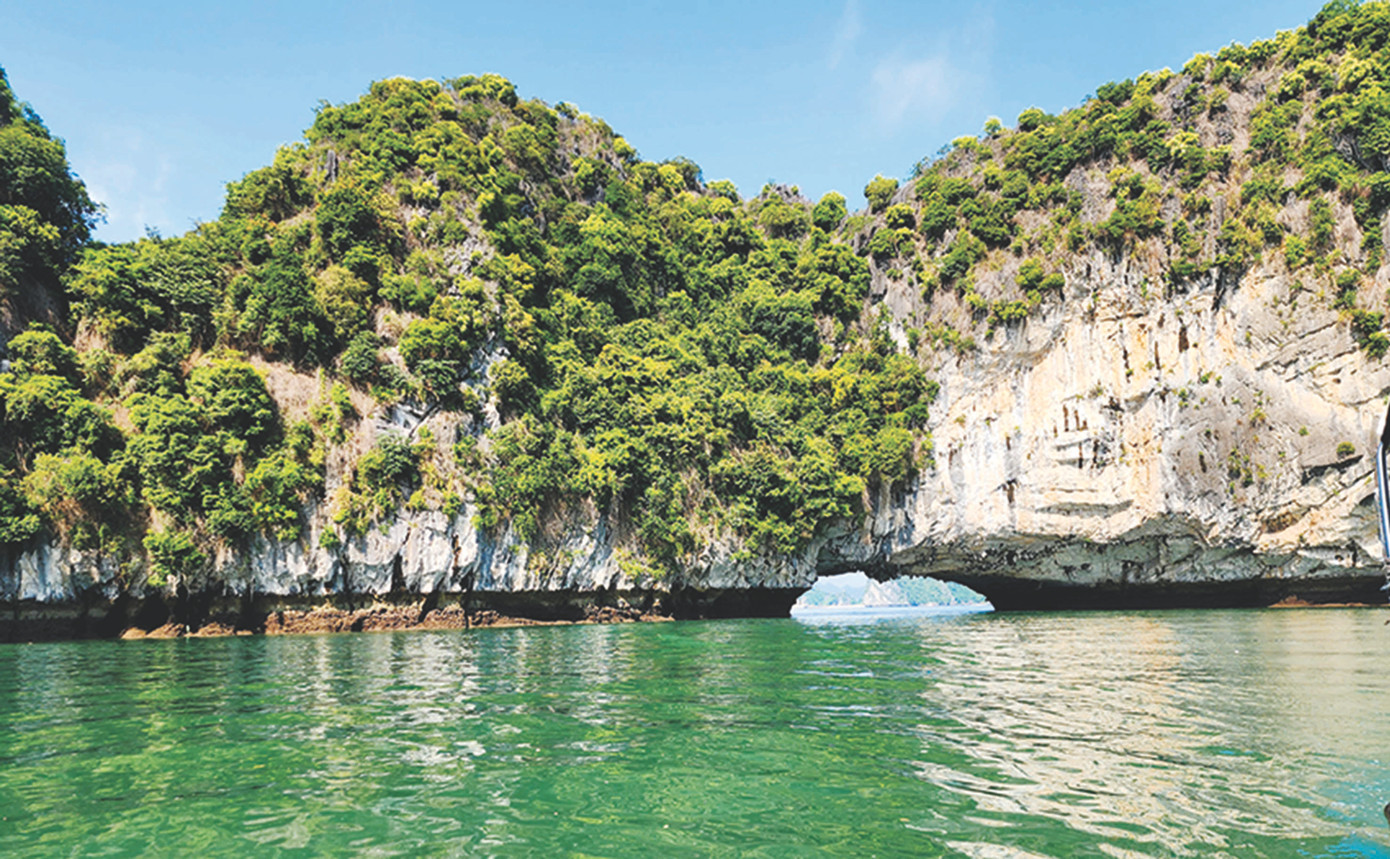 UNESCO ghi danh vịnh Hạ Long với tiêu chí địa chất địa mạo vào năm 2000. Ảnh: Hoàng Dương UNESCO ghi danh vịnh Hạ Long với tiêu chí địa chất địa mạo vào năm 2000. Ảnh: Hoàng Dương