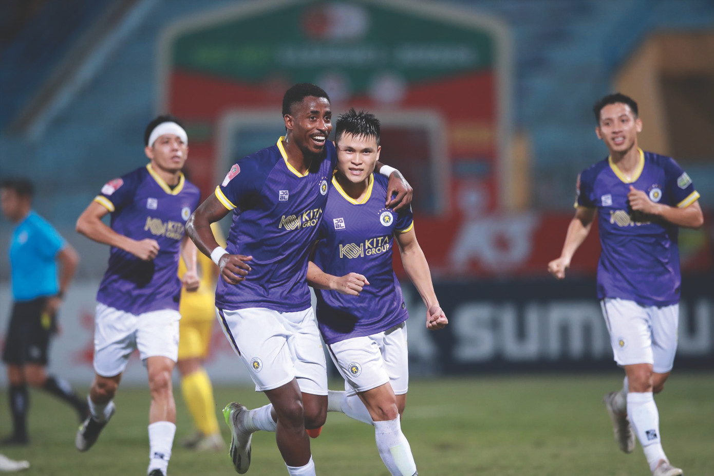 Tuấn Hải là một trong 8 cầu thủ Việt ghi được 2 bàn ở V-League 2023/24. Ảnh: Văn Thỏa Tuấn Hải là một trong 8 cầu thủ Việt ghi được 2 bàn ở V-League 2023/24. Ảnh: Văn Thỏa