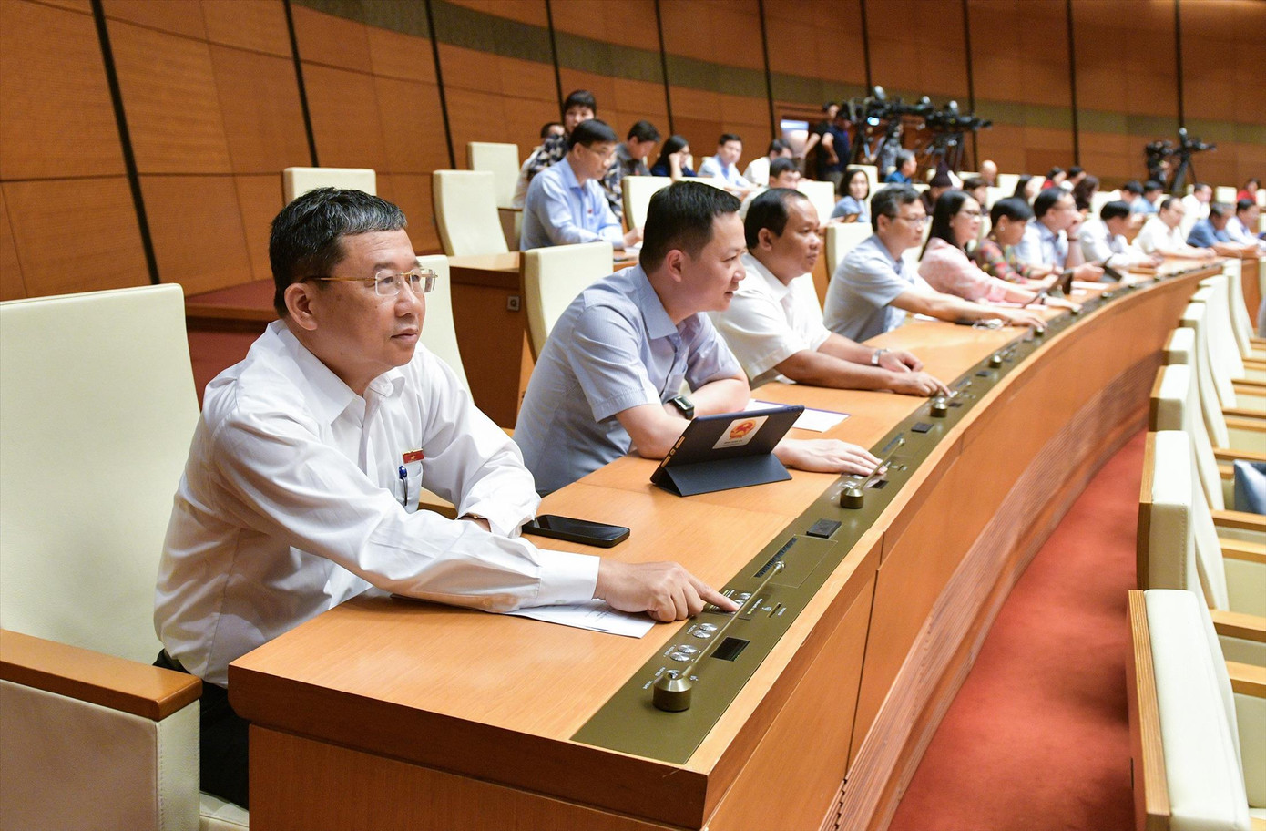 Quốc hội sẽ xem xét, thông qua nhiều dự án luật quan trọng trong đợt 2, Kỳ họp thứ 7. Ảnh: Như Ý Quốc hội sẽ xem xét, thông qua nhiều dự án luật quan trọng trong đợt 2, Kỳ họp thứ 7. Ảnh: Như Ý