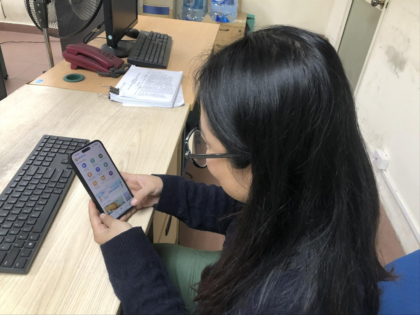 Sổ liên lạc điện tử chủ yếu chỉ để thông báo điểm. Ảnh: LƯU TRINH Sổ liên lạc điện tử chủ yếu chỉ để thông báo điểm. Ảnh: LƯU TRINH