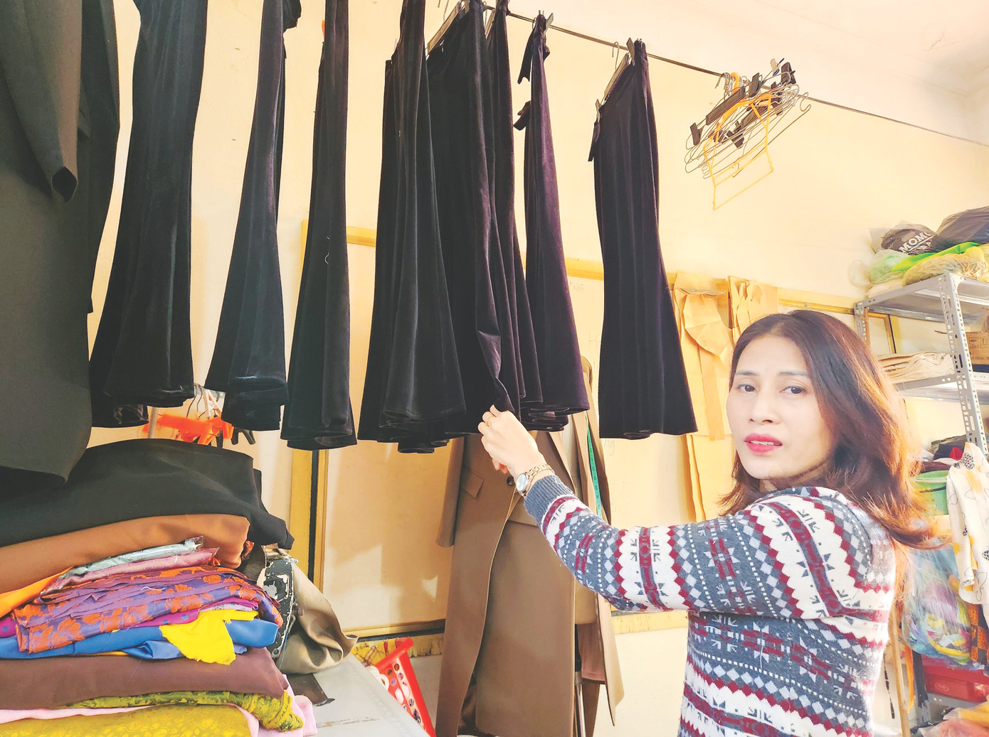 Chị Trần Thị Như Hoa, Phó chủ nhiệm CLB Phụ nữ và trẻ em gái khuyết tật Nghệ An đã giúp đỡ nhiều người phụ nữ khiếm khuyết có việc làm, thu nhập ổn định