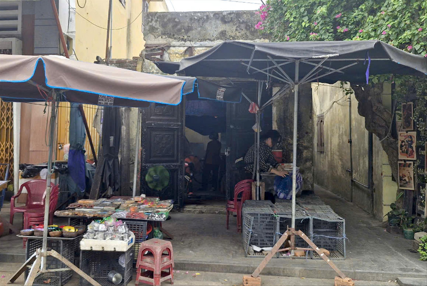 Nhà cổ xuống cấp Nhà cổ xuống cấp