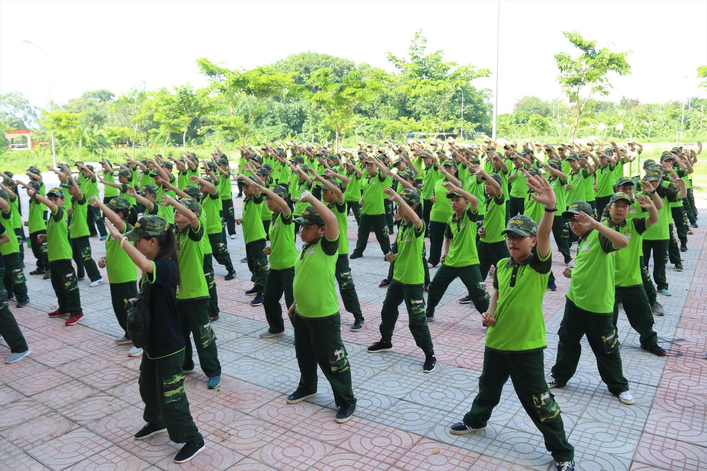 Học sinh tham gia khóa học “Học kỳ quân đội” của Trung tâm Thanh thiếu niên miền Nam