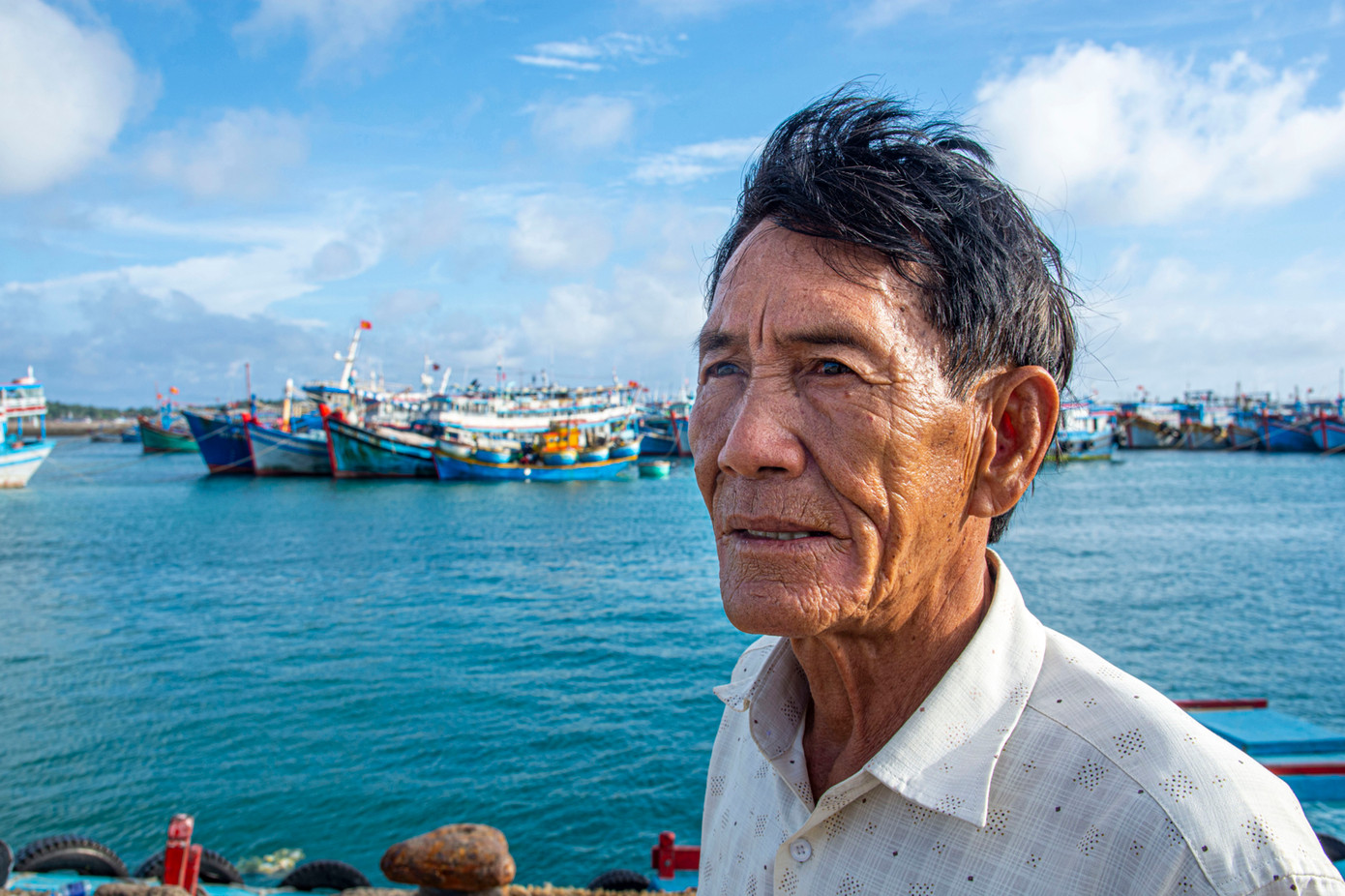 Ông Trần Phước Hòa, người từng ra tay cứu nhiều ngư dân ở vùng rạn Lớn. Ảnh: Văn Chương. Ông Trần Phước Hòa, người từng ra tay cứu nhiều ngư dân ở vùng rạn Lớn. Ảnh: Văn Chương.